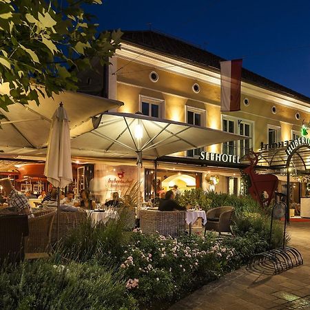 Seehotel Hubertushof フェルデン・アム・ヴェルターゼー エクステリア 写真